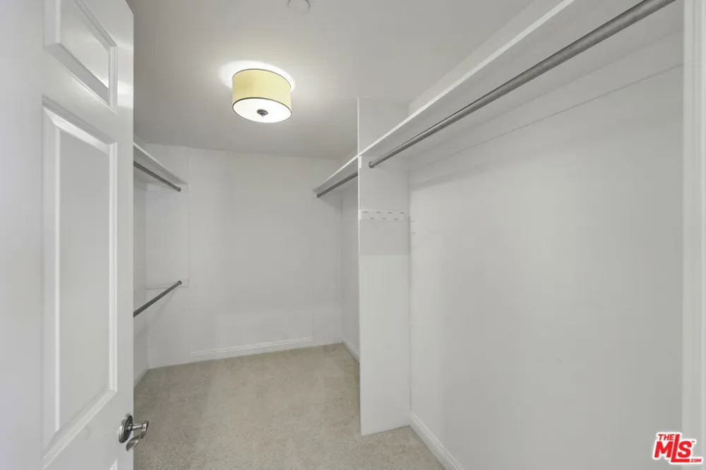 1820 Benecia Avenue #402 Los Angeles, CA 90025