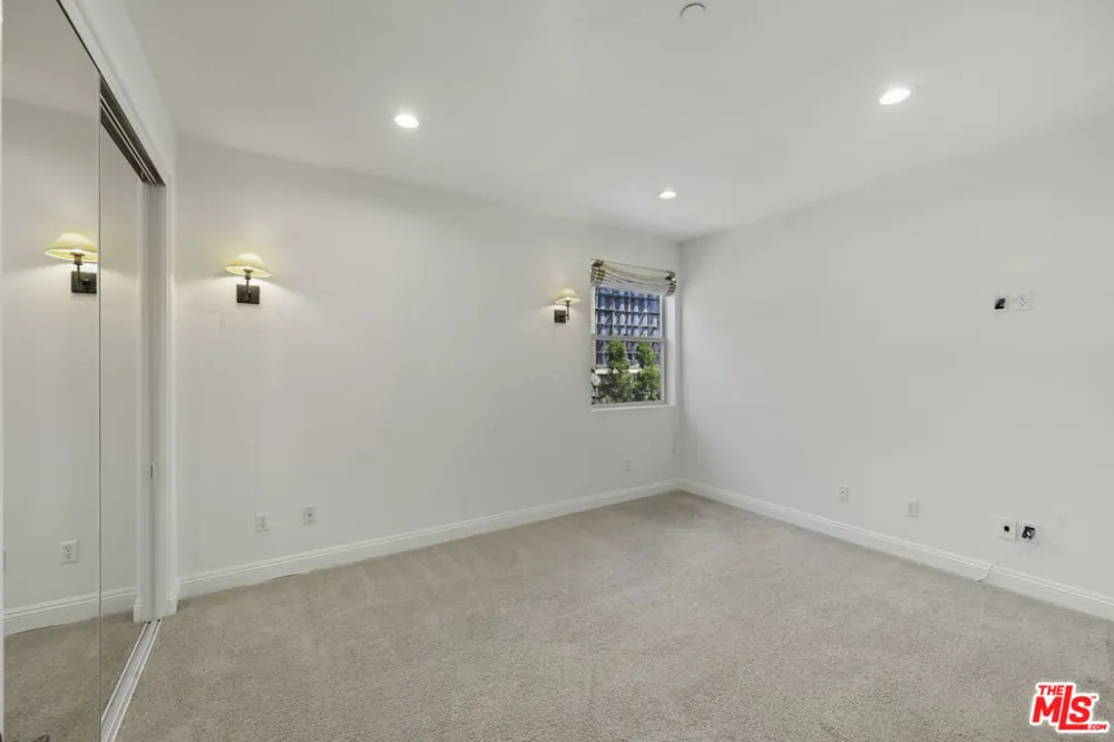 1820 Benecia Avenue #402 Los Angeles, CA 90025