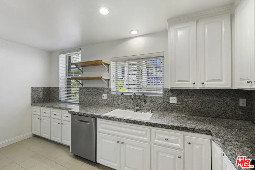 1820 Benecia Avenue #402 Los Angeles, CA 90025