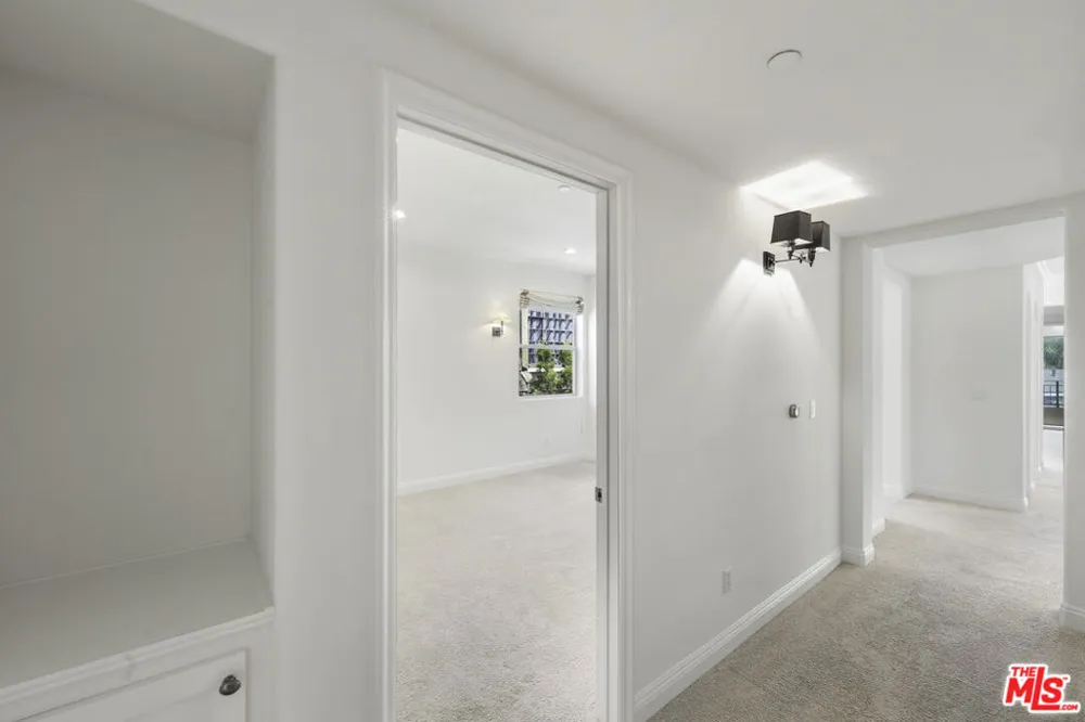 1820 Benecia Avenue #402 Los Angeles, CA 90025