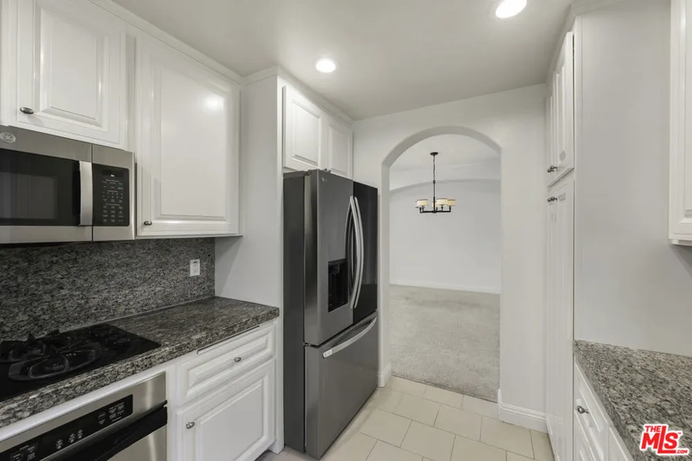 1820 Benecia Avenue #402 Los Angeles, CA 90025