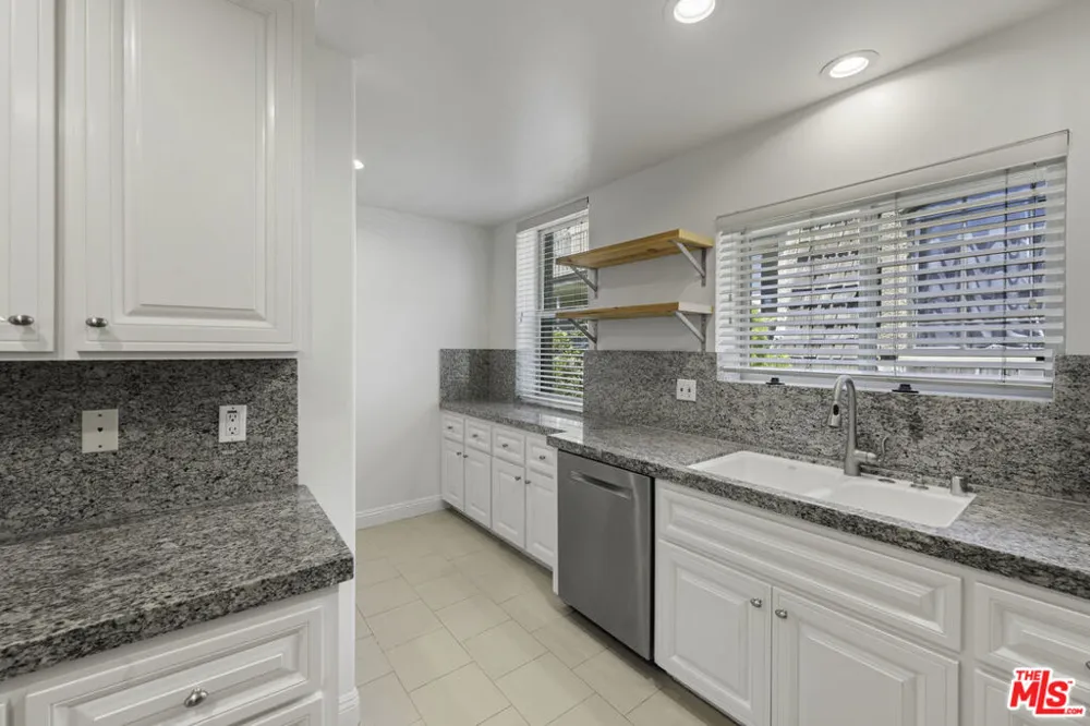 1820 Benecia Avenue #402 Los Angeles, CA 90025