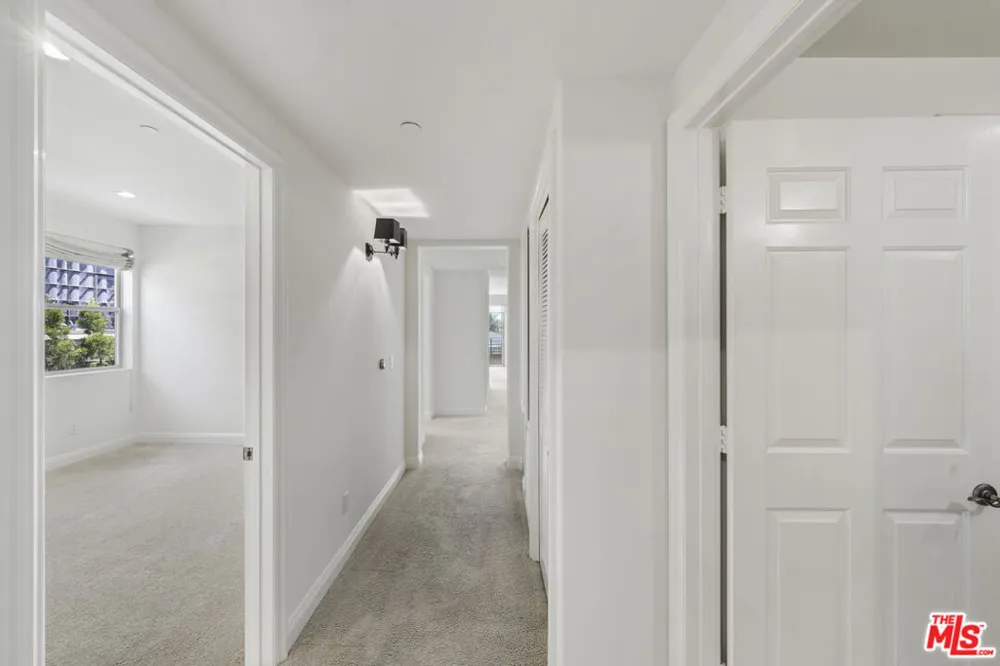 1820 Benecia Avenue #402 Los Angeles, CA 90025