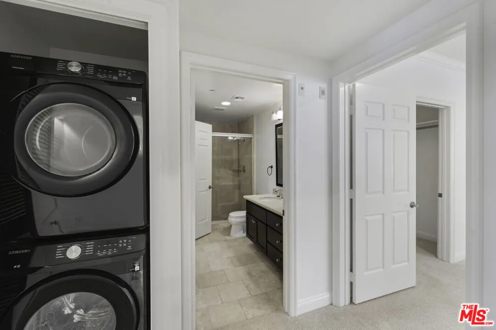 1820 Benecia Avenue #402 Los Angeles, CA 90025