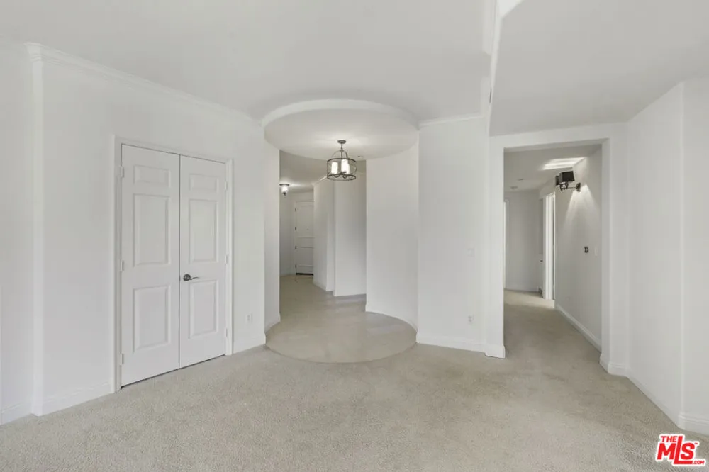 1820 Benecia Avenue #402 Los Angeles, CA 90025