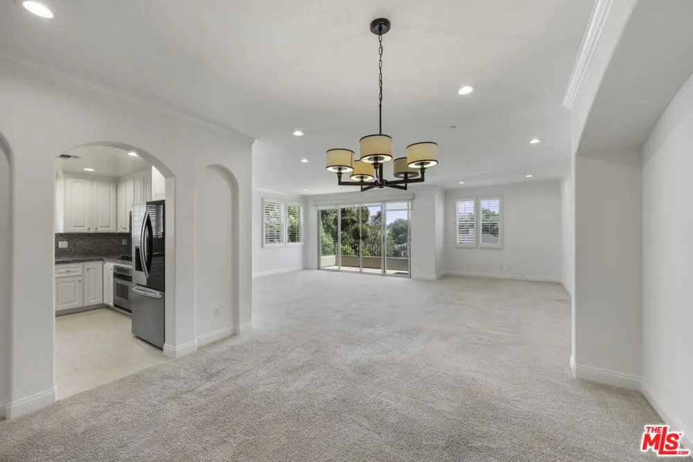 1820 Benecia Avenue #402 Los Angeles, CA 90025