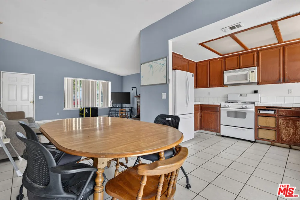 1718 Polo Court Lancaster, CA 93535