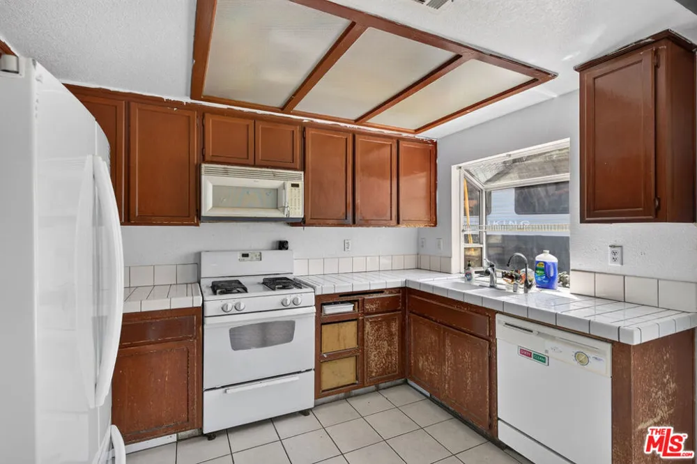 1718 Polo Court Lancaster, CA 93535