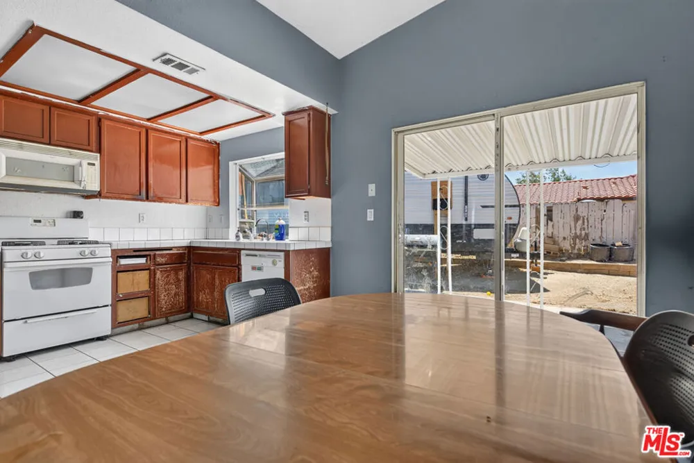 1718 Polo Court Lancaster, CA 93535