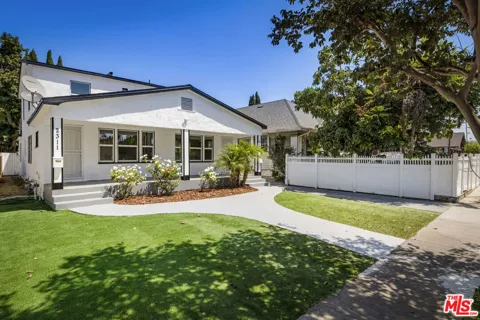 2309 W 29th Place