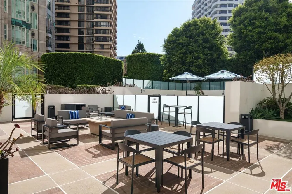 10560 Wilshire Boulevard #2003 Los Angeles, CA 90024