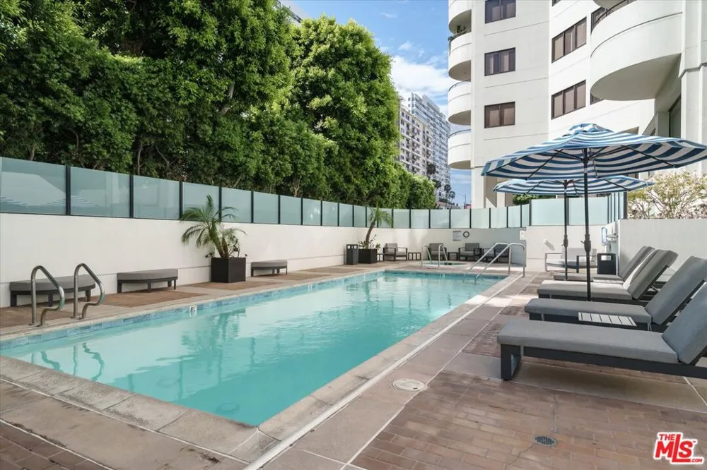 10560 Wilshire Boulevard #2003 Los Angeles, CA 90024