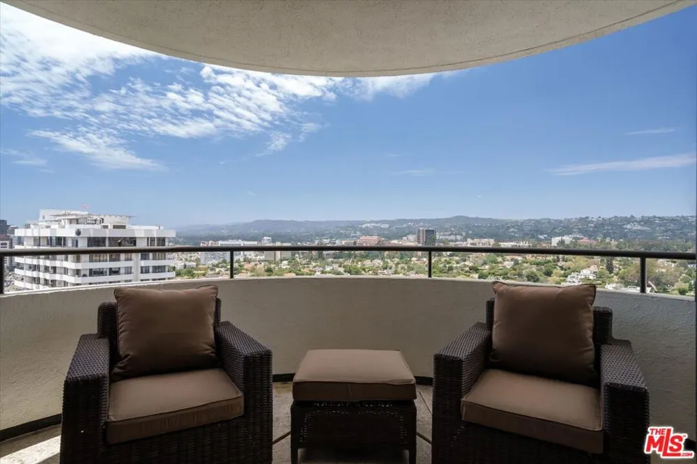 10560 Wilshire Boulevard #2003 Los Angeles, CA 90024