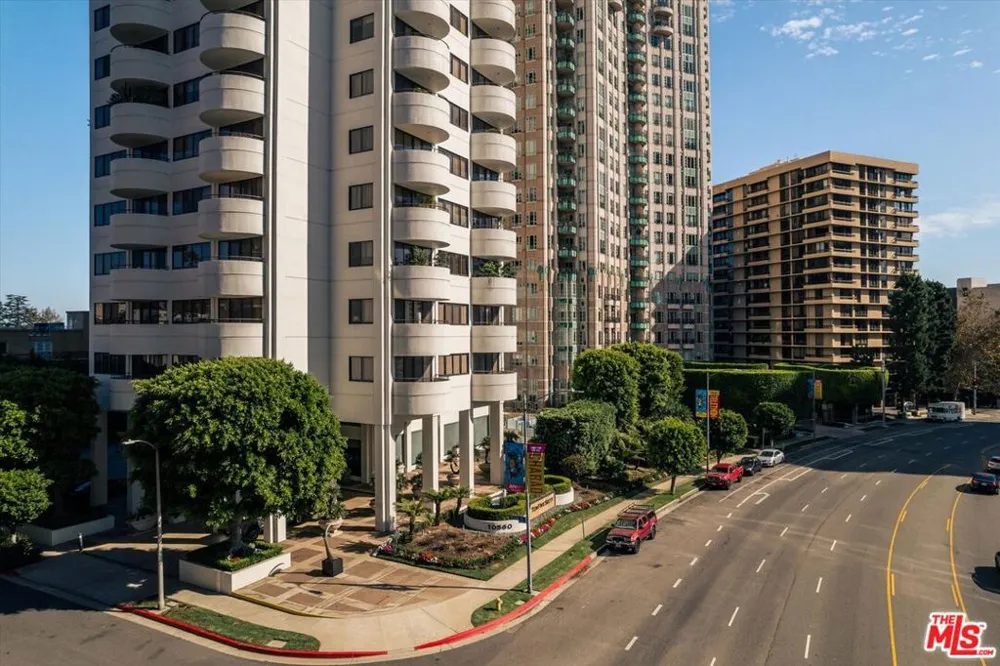 10560 Wilshire Boulevard #2003 Los Angeles, CA 90024