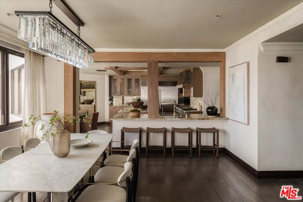 10560 Wilshire Boulevard #2003 Los Angeles, CA 90024