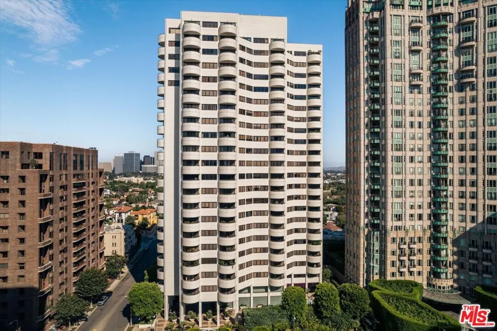 10560 Wilshire Boulevard #2003 Los Angeles, CA 90024