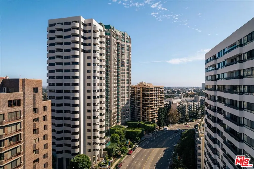 10560 Wilshire Boulevard #2003 Los Angeles, CA 90024