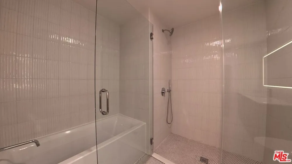 5119 Colfax Avenue #203 Valley Village, CA 91601