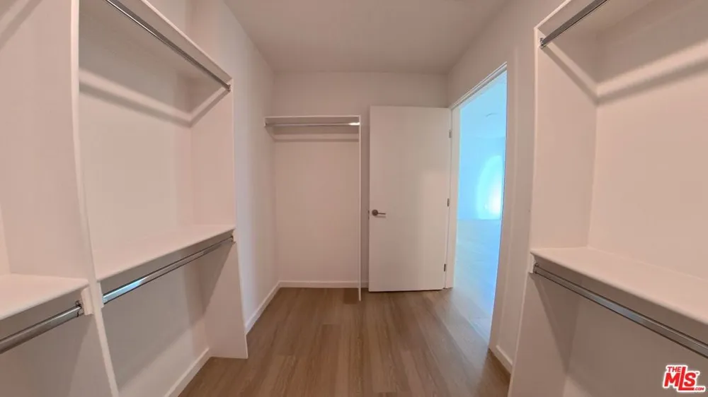 5119 Colfax Avenue #203 Valley Village, CA 91601