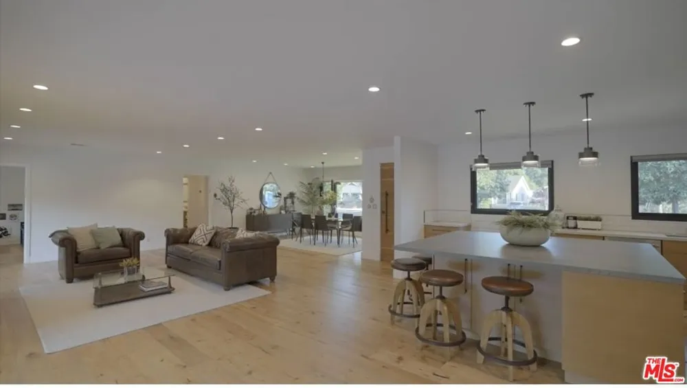 12957 Hartsook Street Sherman Oaks, CA 91423
