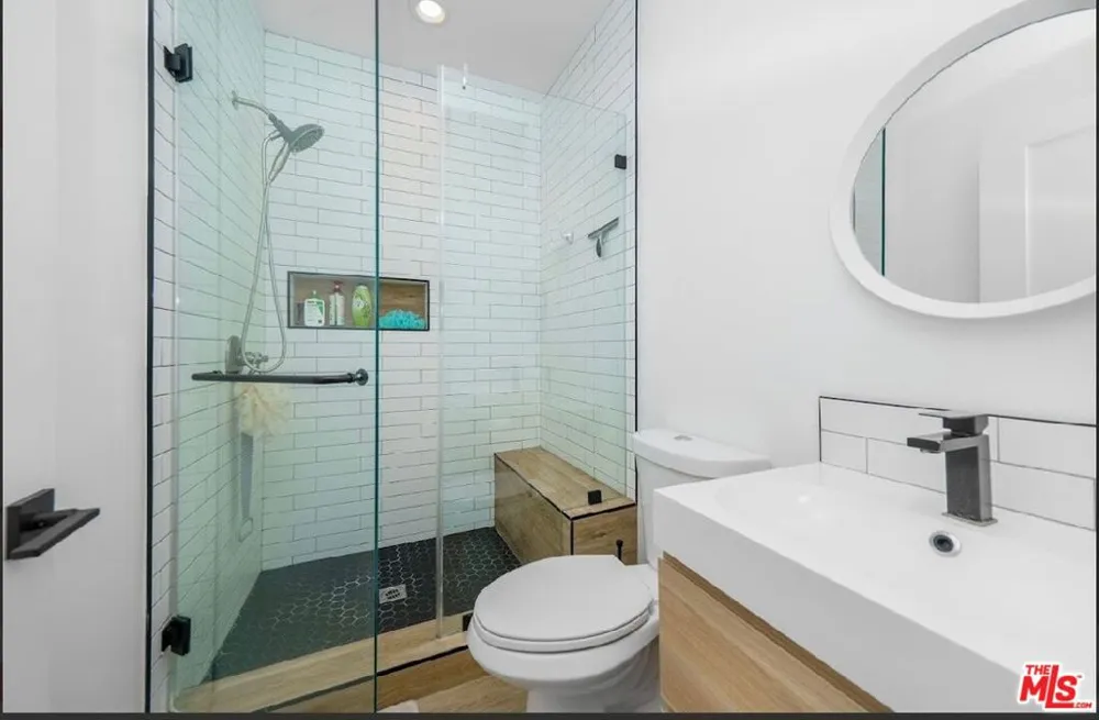 12957 Hartsook Street Sherman Oaks, CA 91423