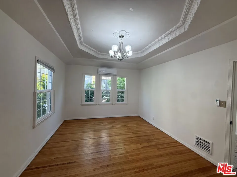 211 S Arnaz Drive ##1/2 Beverly Hills, CA 90211