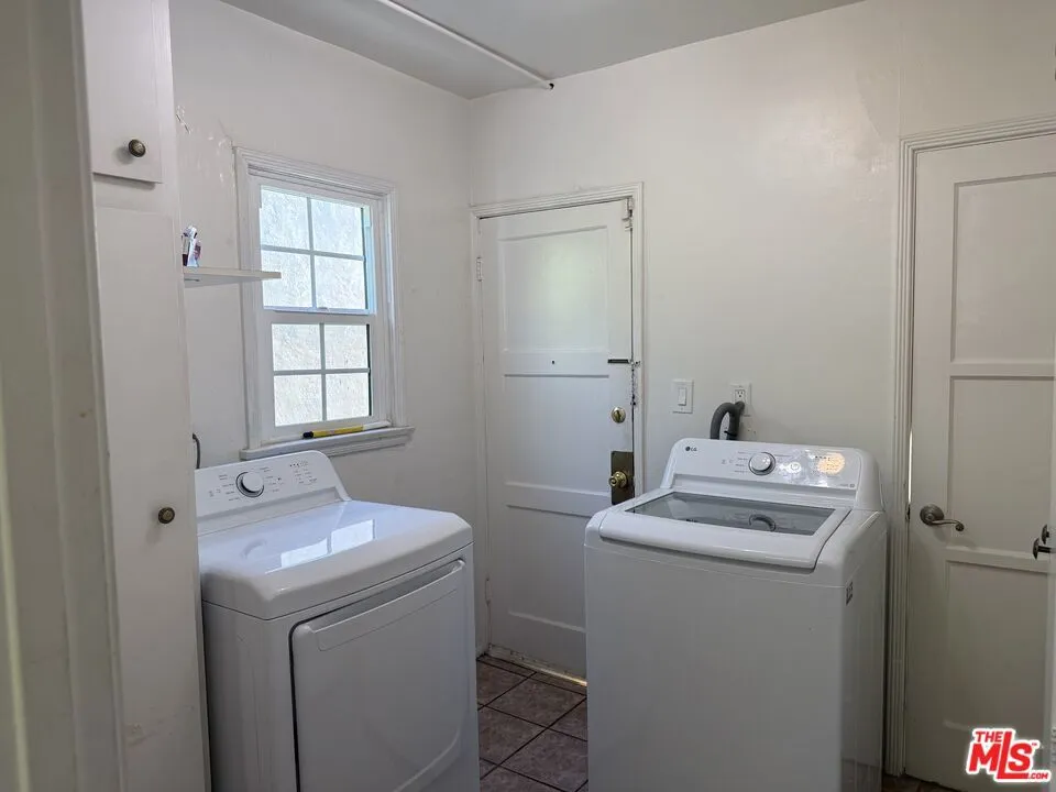 211 S Arnaz Drive ##1/2 Beverly Hills, CA 90211