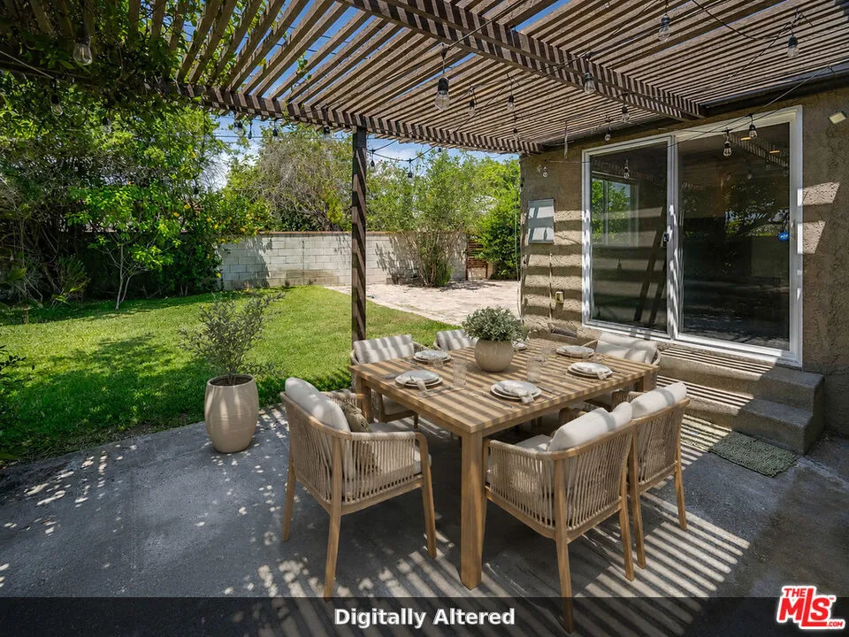5343 Blanco Way Culver City, CA 90230