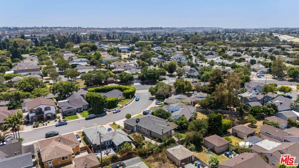 5343 Blanco Way Culver City, CA 90230