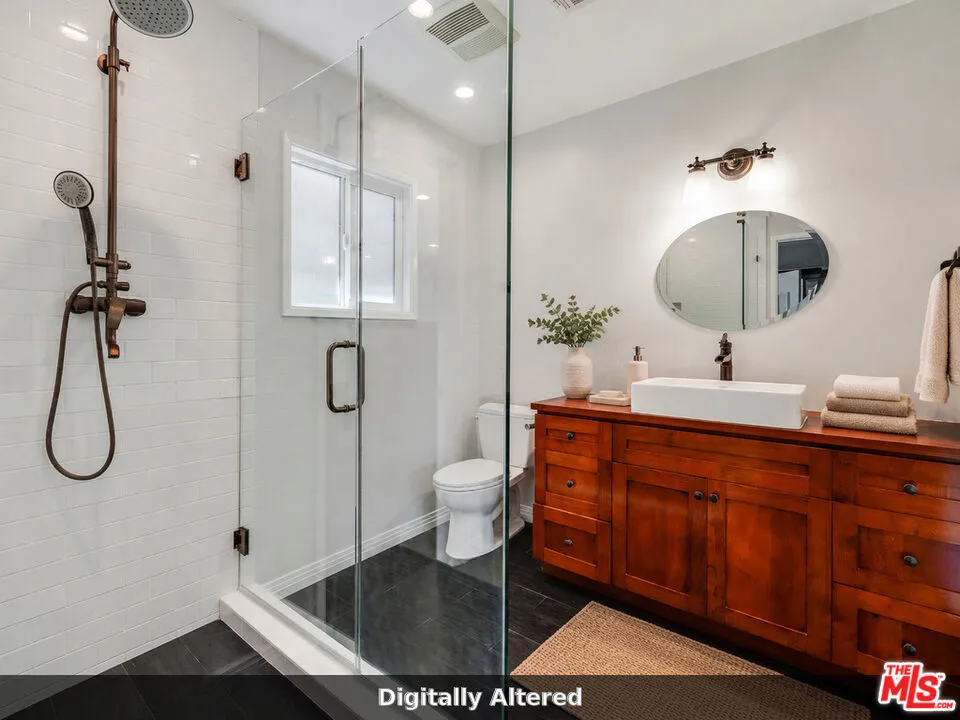 5343 Blanco Way Culver City, CA 90230