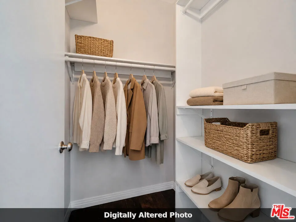 5343 Blanco Way Culver City, CA 90230