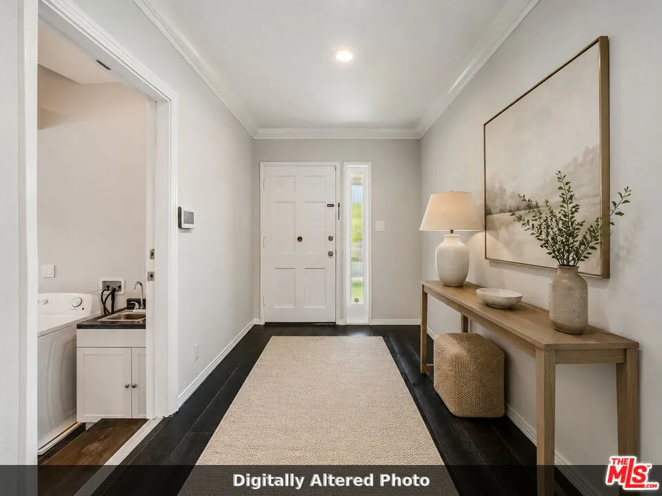 5343 Blanco Way Culver City, CA 90230