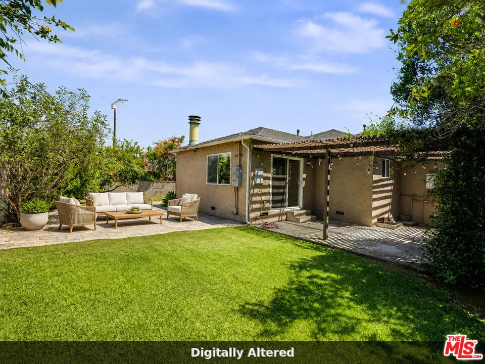 5343 Blanco Way Culver City, CA 90230