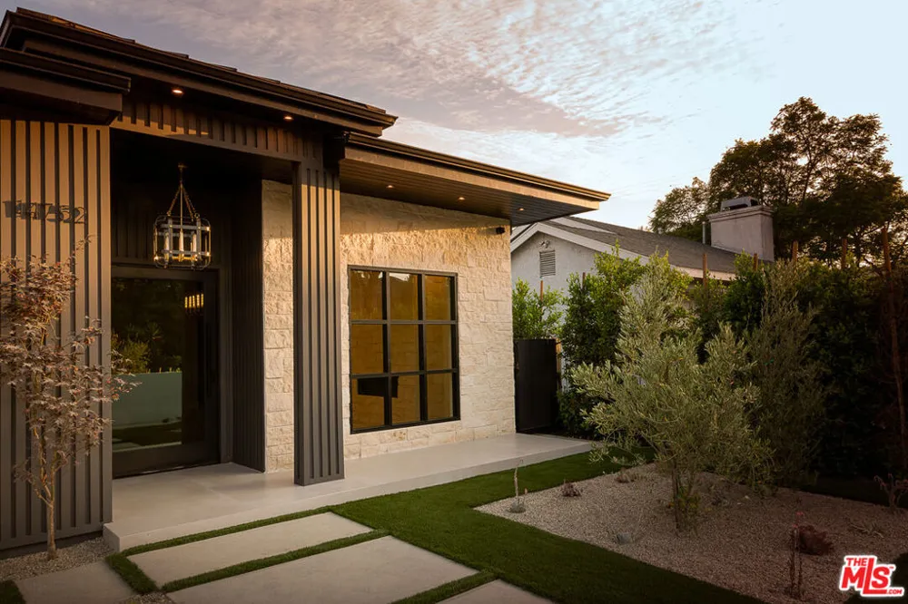 14752 Hartsook Street Sherman Oaks, CA 91403