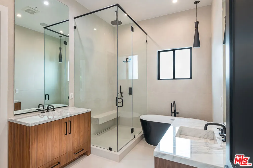 14752 Hartsook Street Sherman Oaks, CA 91403