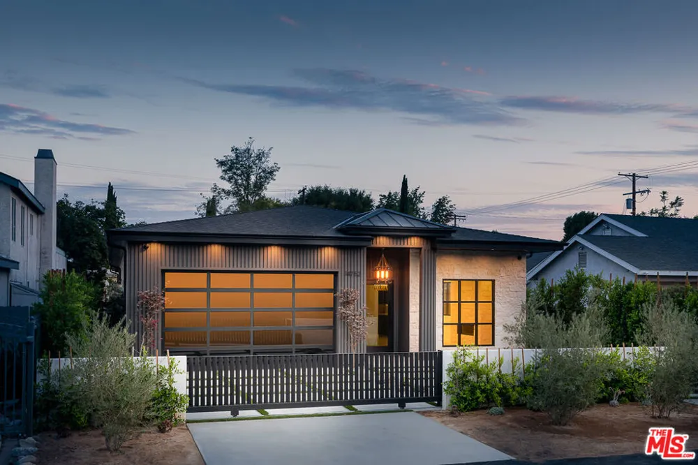 14752 Hartsook Street Sherman Oaks, CA 91403