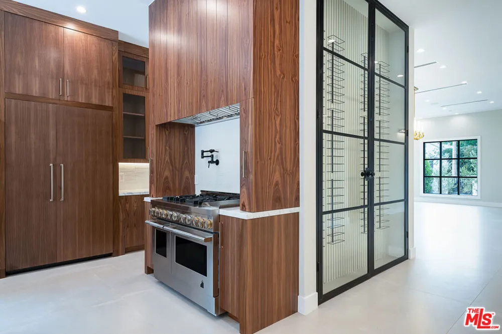 14752 Hartsook Street Sherman Oaks, CA 91403
