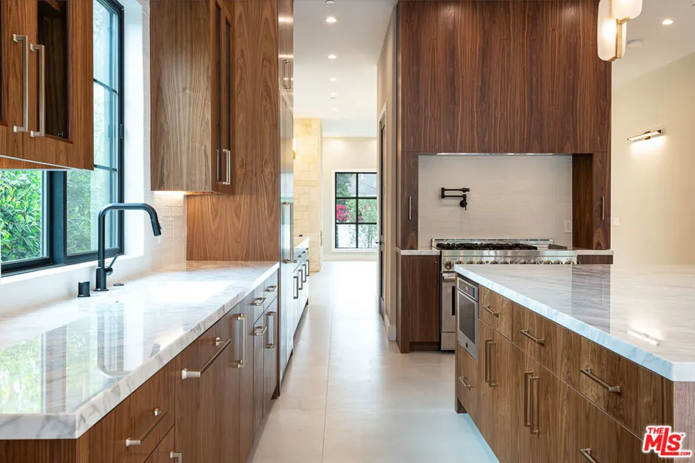 14752 Hartsook Street Sherman Oaks, CA 91403