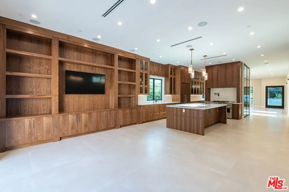 14752 Hartsook Street Sherman Oaks, CA 91403