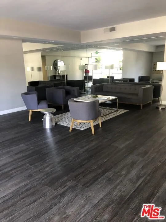 10432 Eastborne Avenue #304 Los Angeles, CA 90024