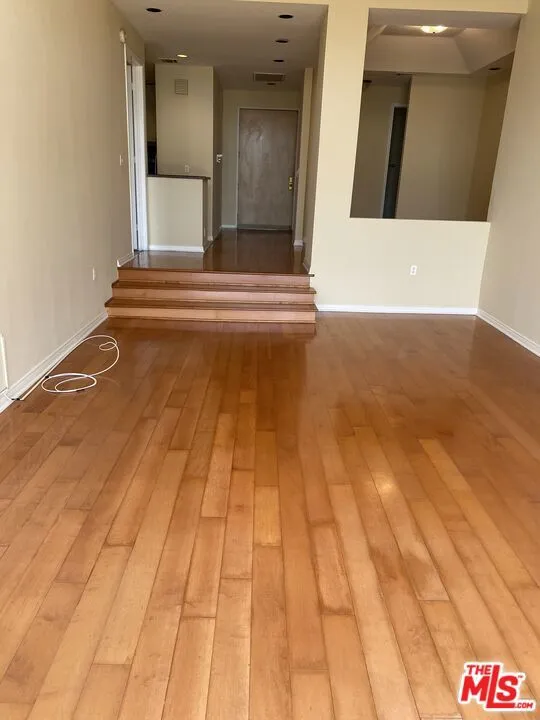 10432 Eastborne Avenue #304 Los Angeles, CA 90024