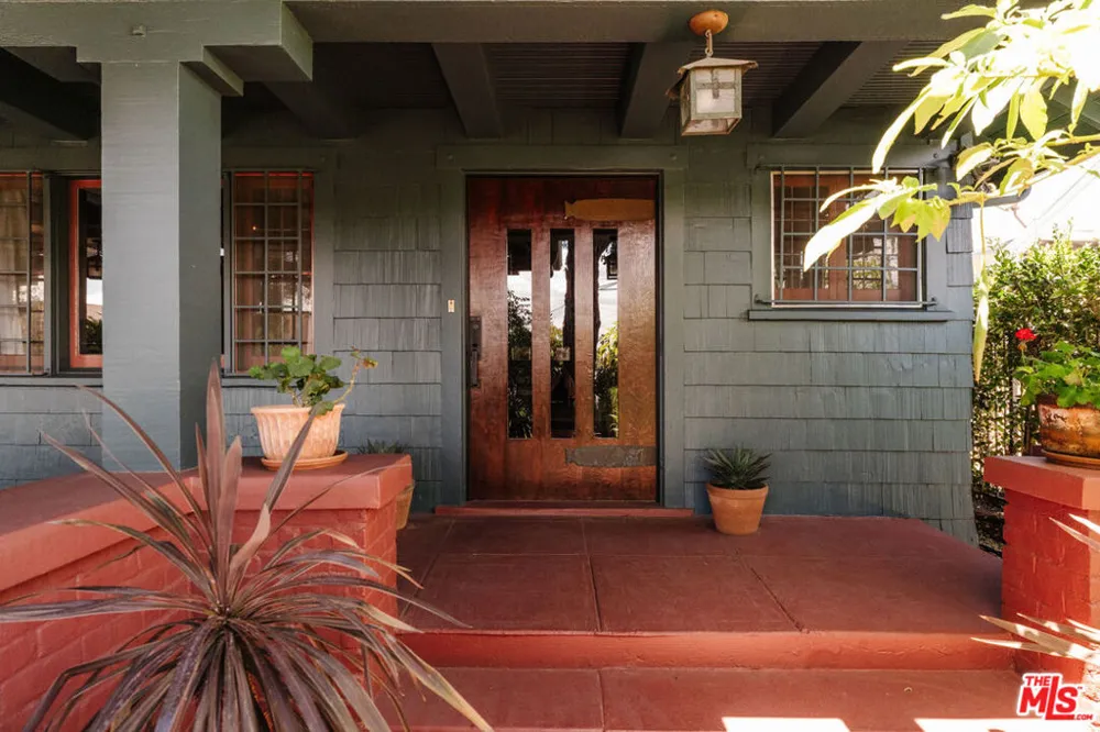2915 S Budlong Avenue Los Angeles, CA 90007