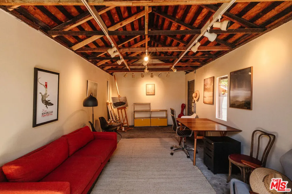 2915 S Budlong Avenue Los Angeles, CA 90007