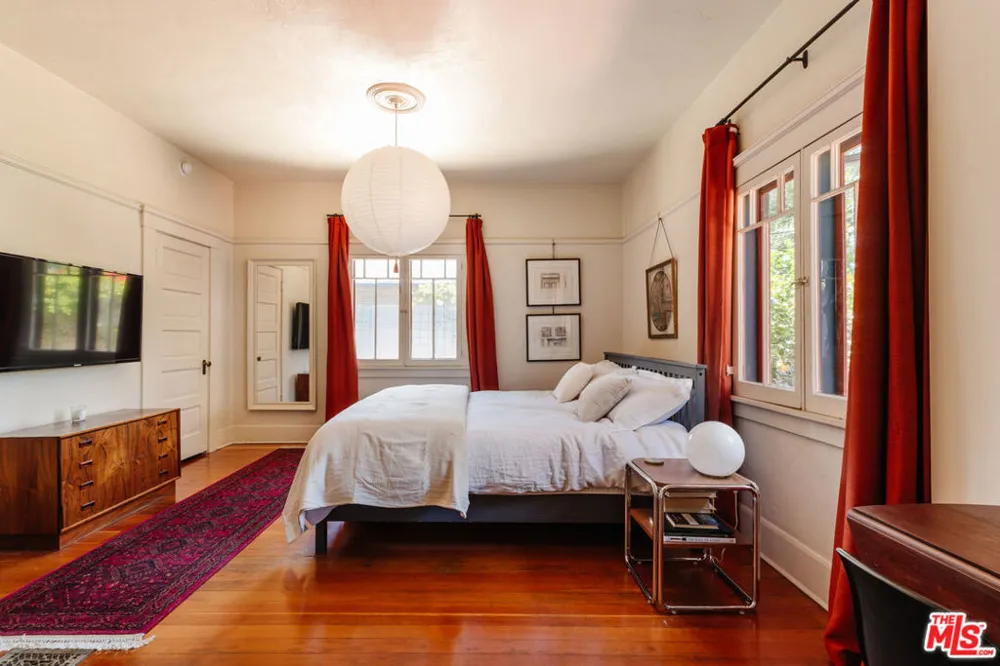 2915 S Budlong Avenue Los Angeles, CA 90007