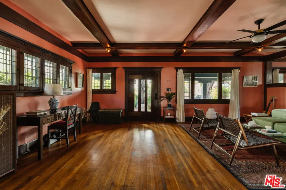 2915 S Budlong Avenue Los Angeles, CA 90007
