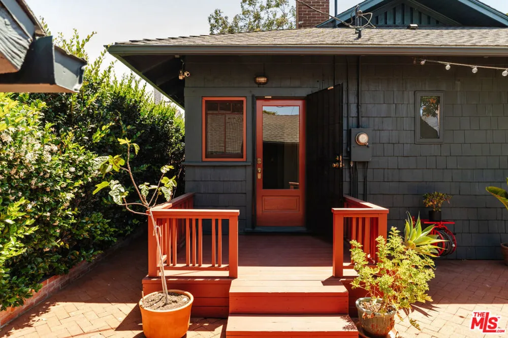 2915 S Budlong Avenue Los Angeles, CA 90007
