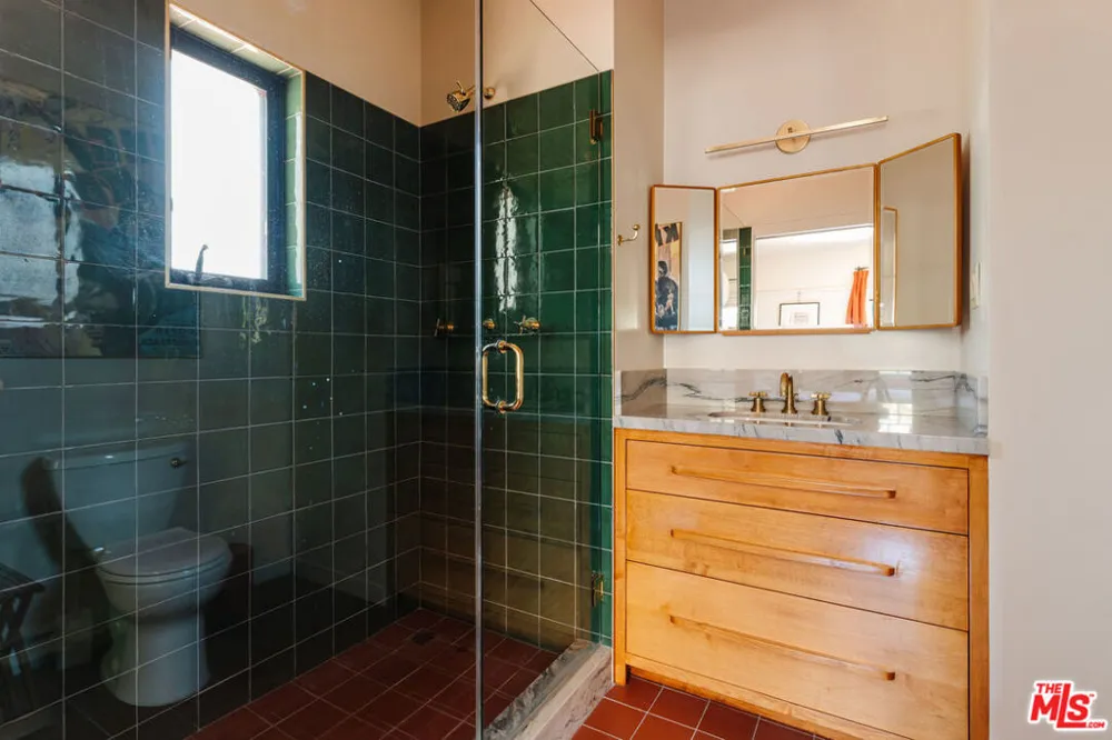 2915 S Budlong Avenue Los Angeles, CA 90007