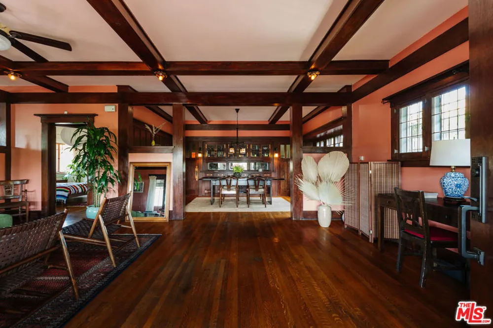 2915 S Budlong Avenue Los Angeles, CA 90007