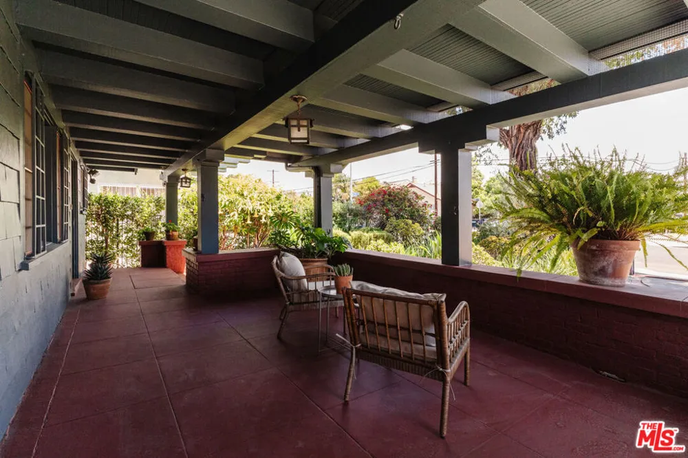 2915 S Budlong Avenue Los Angeles, CA 90007