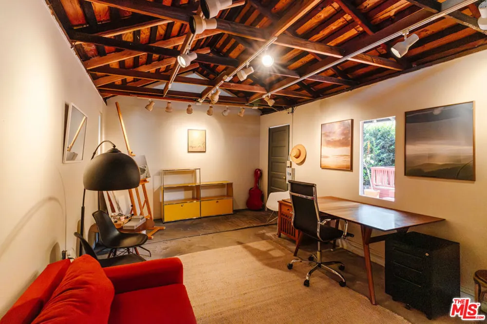2915 S Budlong Avenue Los Angeles, CA 90007